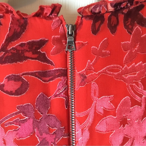 Alice + Olivia Sleeveless Silk Blend Floral Ruffled Dress - 4 - Picture 8 of 11